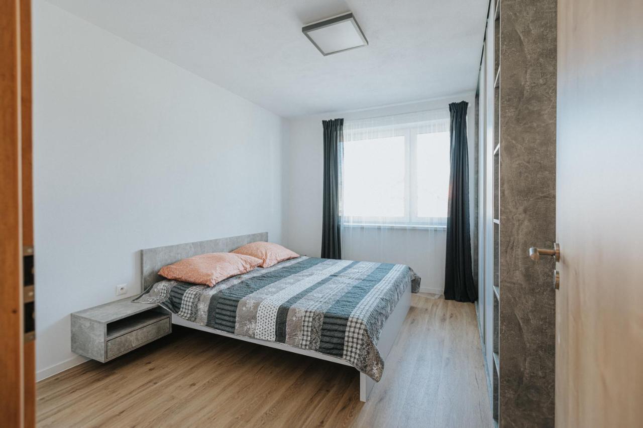 Apartmany U Skraba Besenova Bagian luar foto