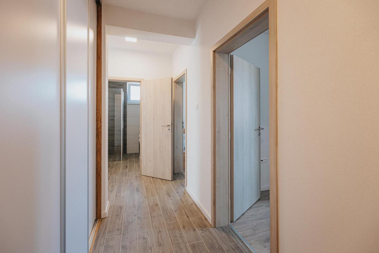 Apartmany U Skraba Besenova Bagian luar foto