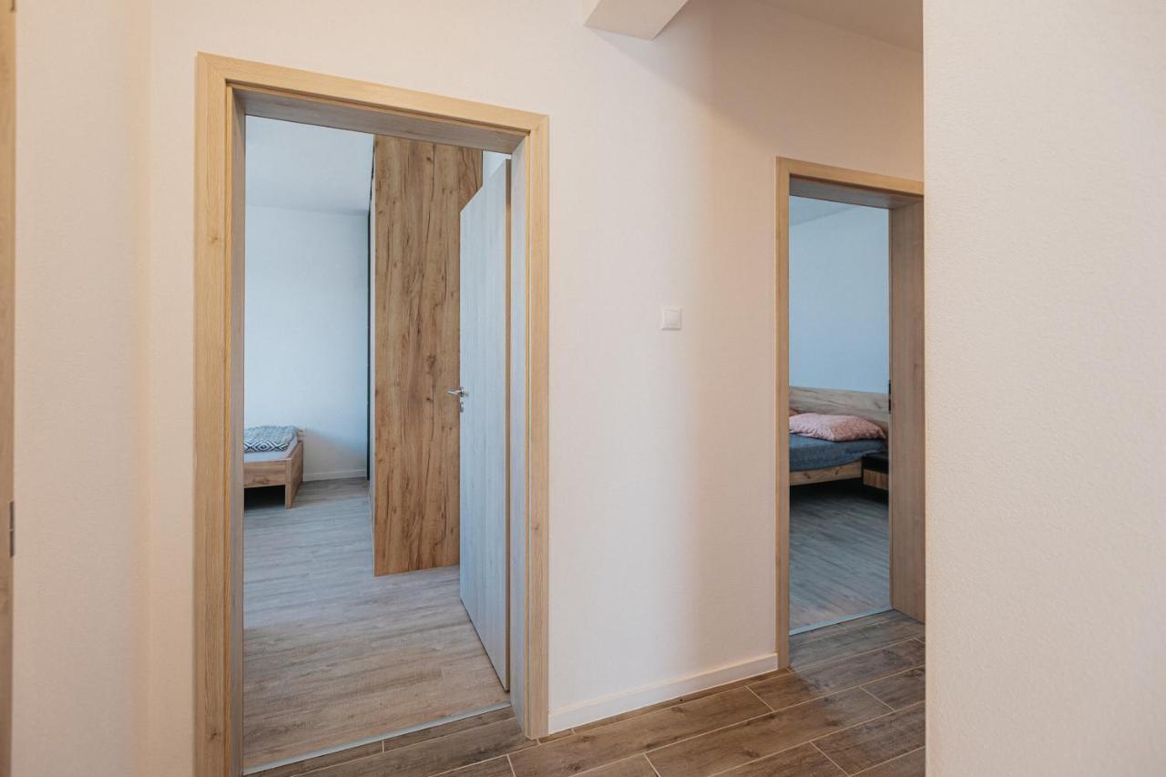 Apartmany U Skraba Besenova Bagian luar foto