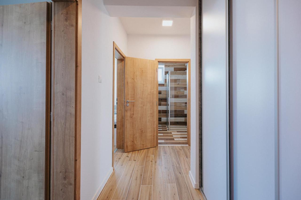 Apartmany U Skraba Besenova Bagian luar foto