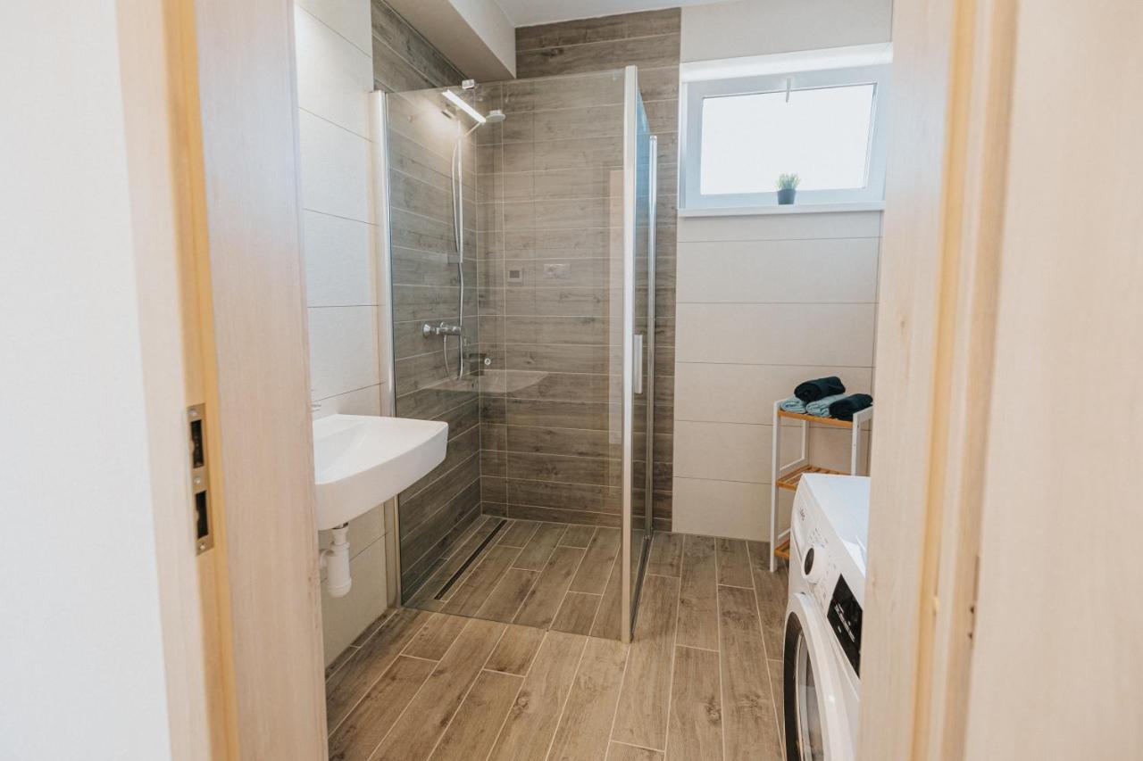 Apartmany U Skraba Besenova Bagian luar foto