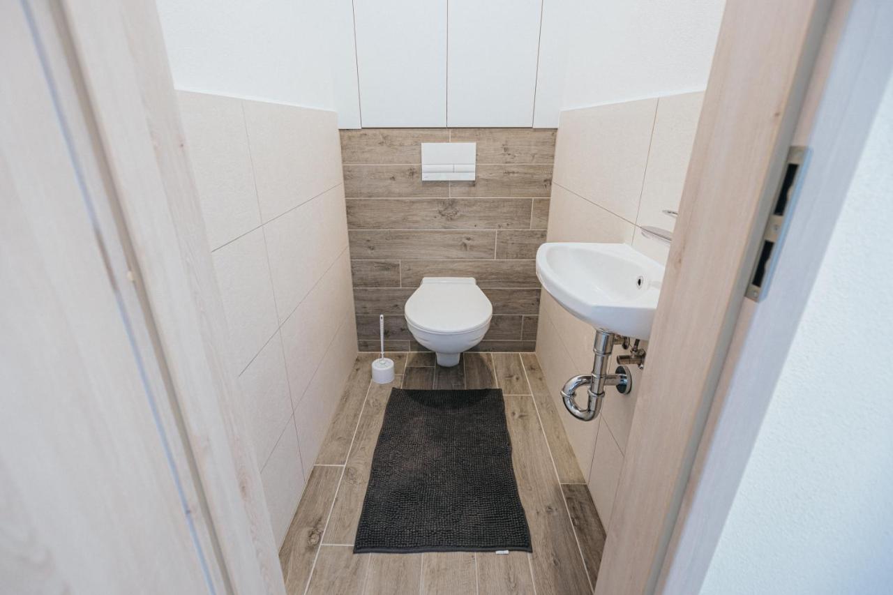 Apartmany U Skraba Besenova Bagian luar foto